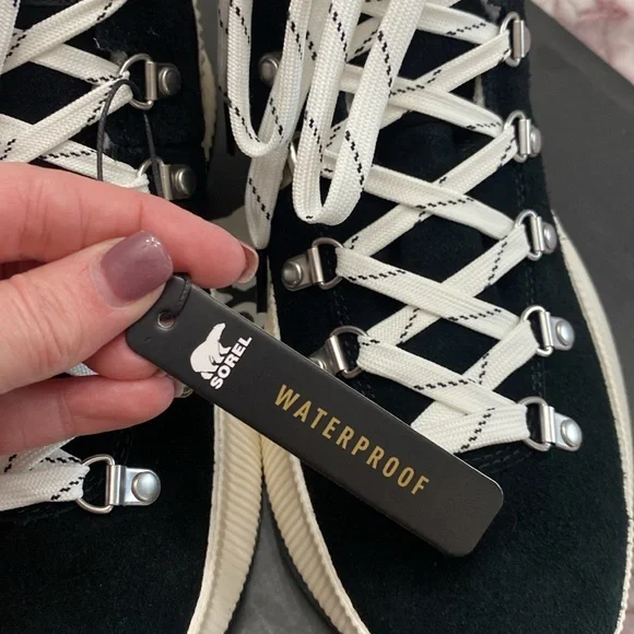 🍋Sorel Boots🍋 - Picture 3 of 7